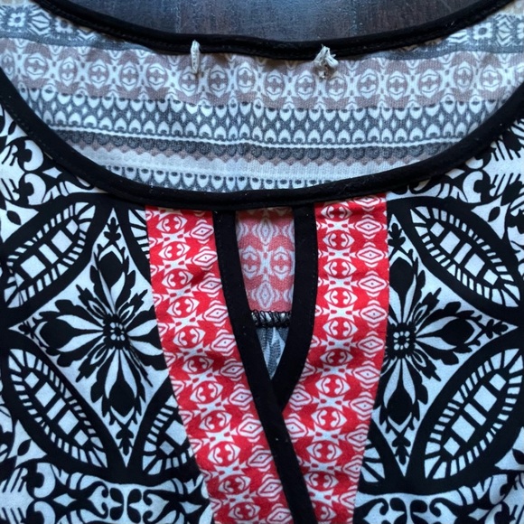 Women’s black, white, red long sleeve blouse top size large - Picture 4 of 7